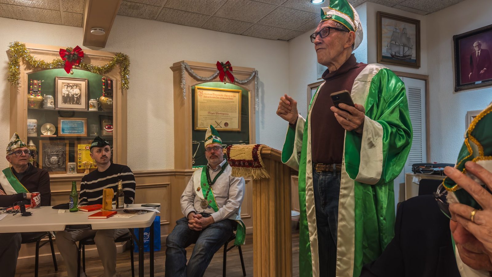 Historische Aufnahme einer Schlaraffia-Sippung